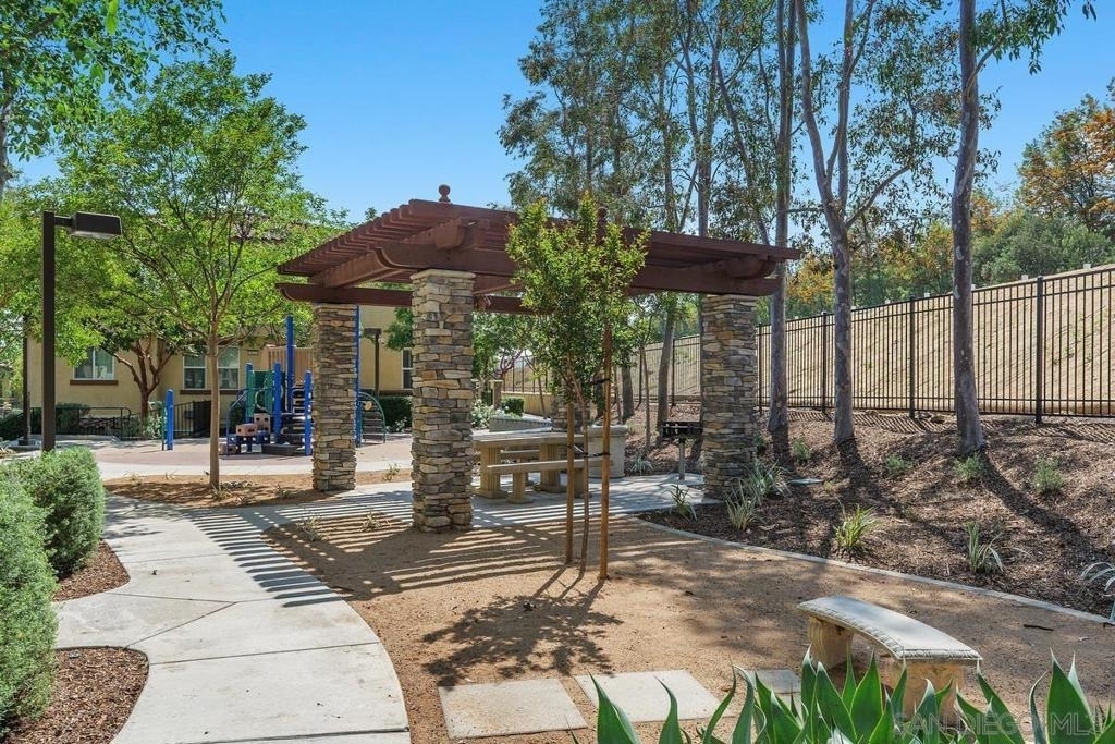 8011 City View Pl - Photo 30