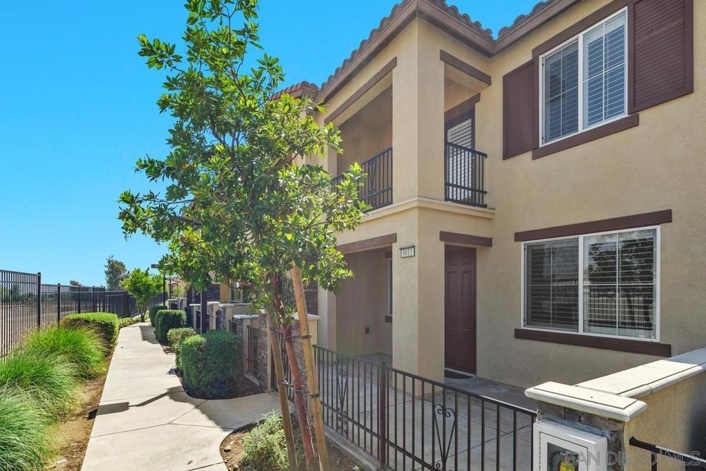 8011 City View Pl - Photo 1
