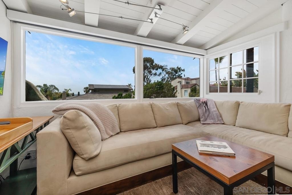 4111 Sunset - Photo 8