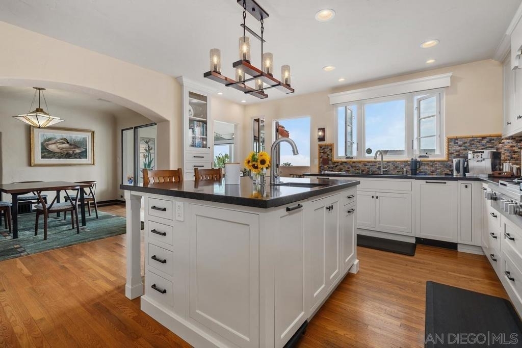 4111 Sunset - Photo 11