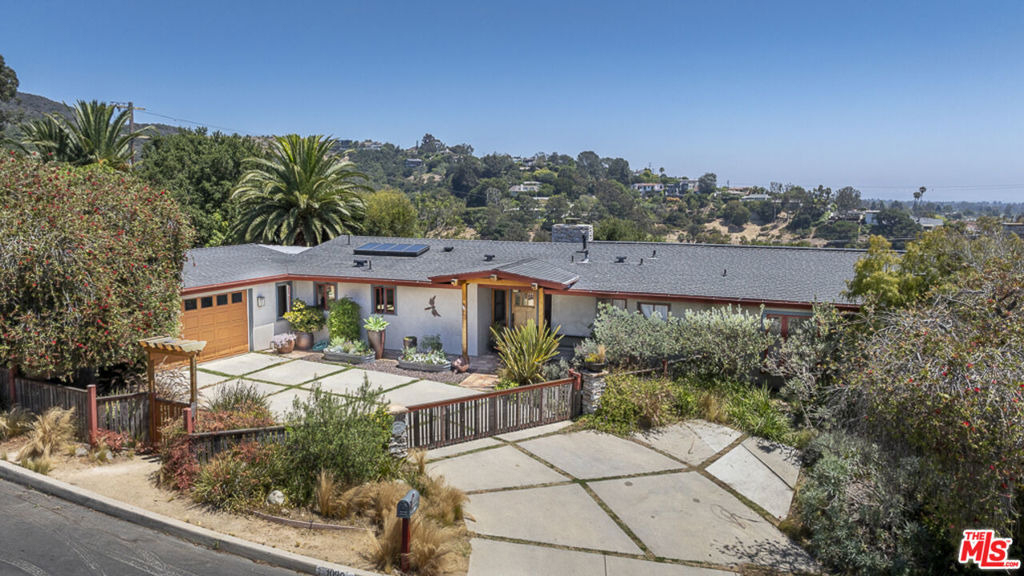 1090 El Medio Avenue - Photo 0