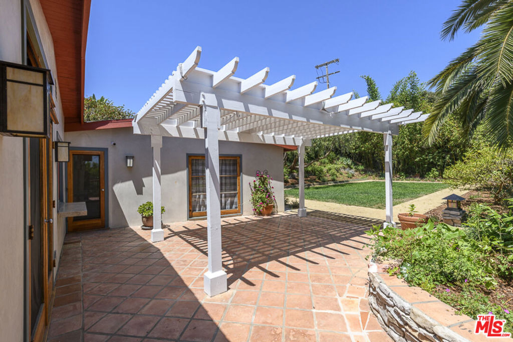 1090 El Medio Avenue - Photo 31