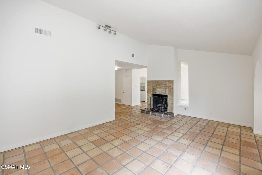 1114 Evenstar Avenue - Photo 4