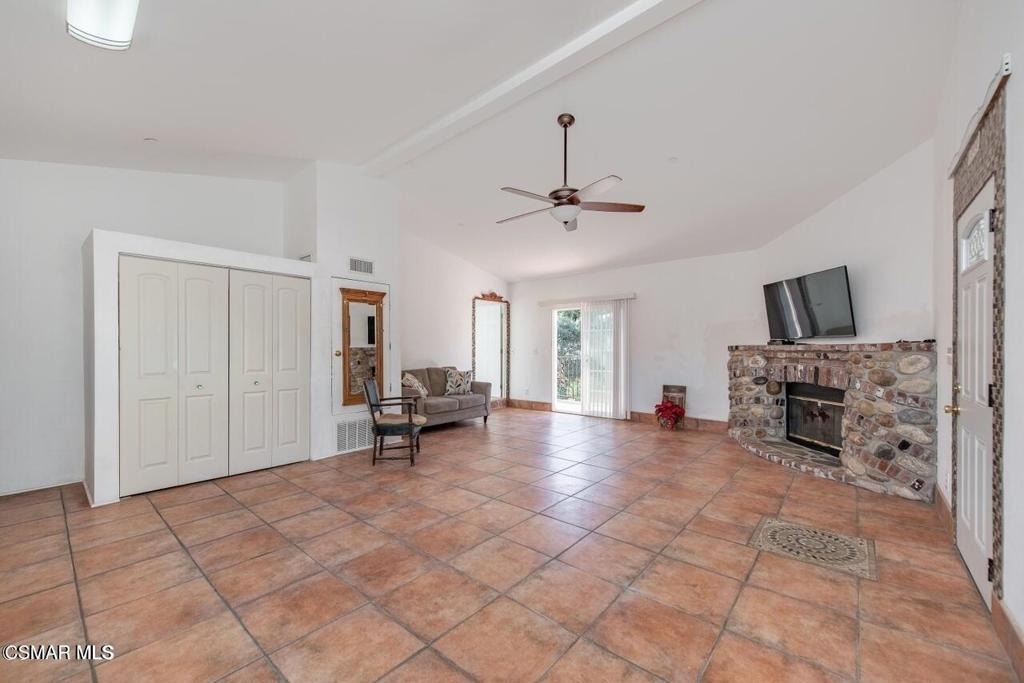 1088 Casa Grande Drive - Photo 3