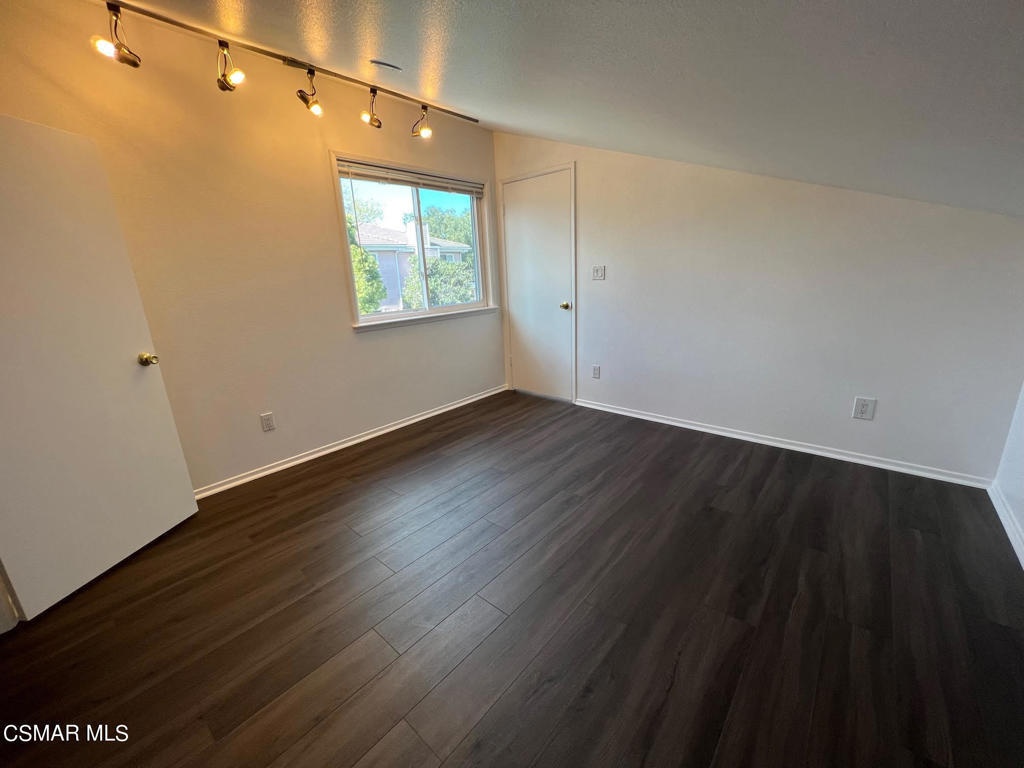 1415 Hillcrest Drive - Photo 9