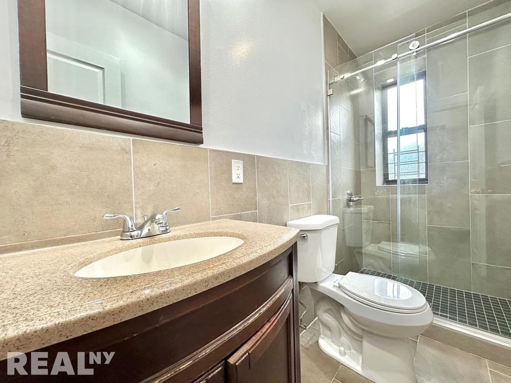 3139 Broadway - Photo 3