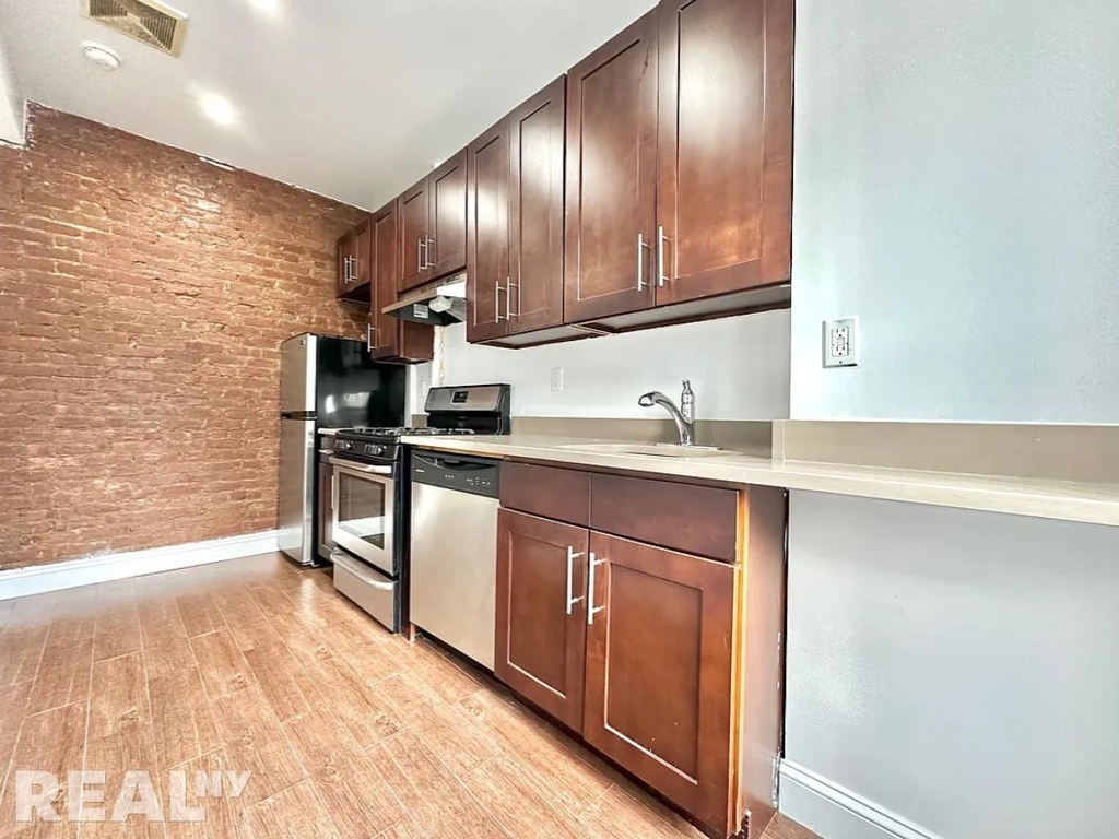 3139 Broadway - Photo 5
