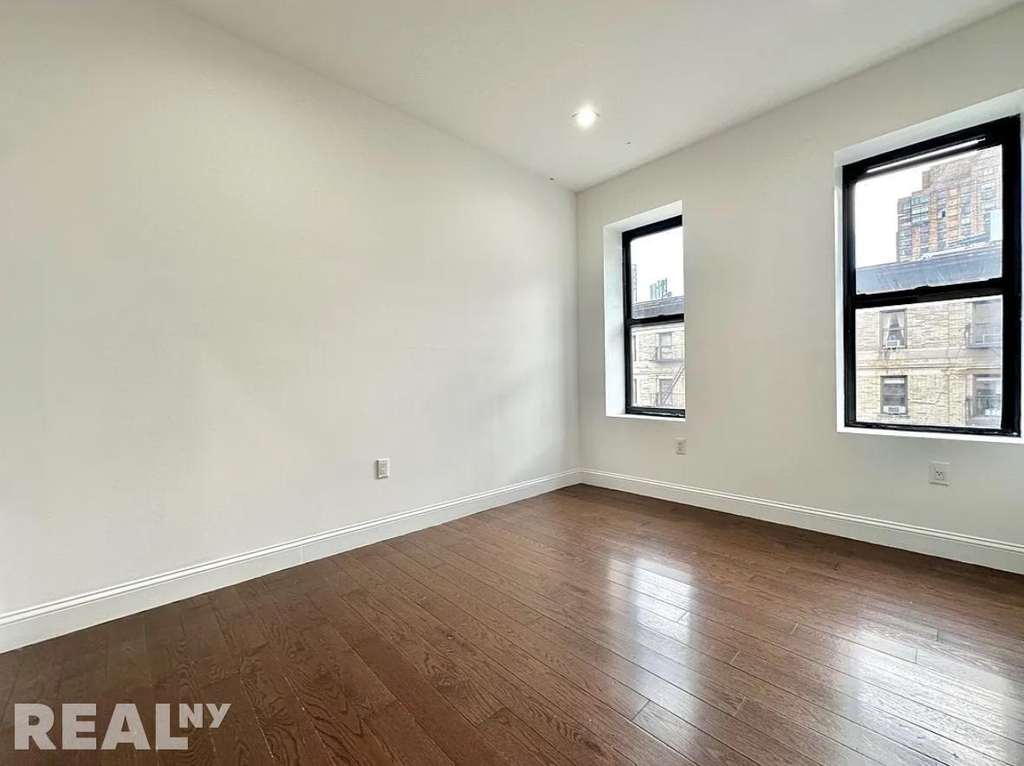 3139 Broadway - Photo 6