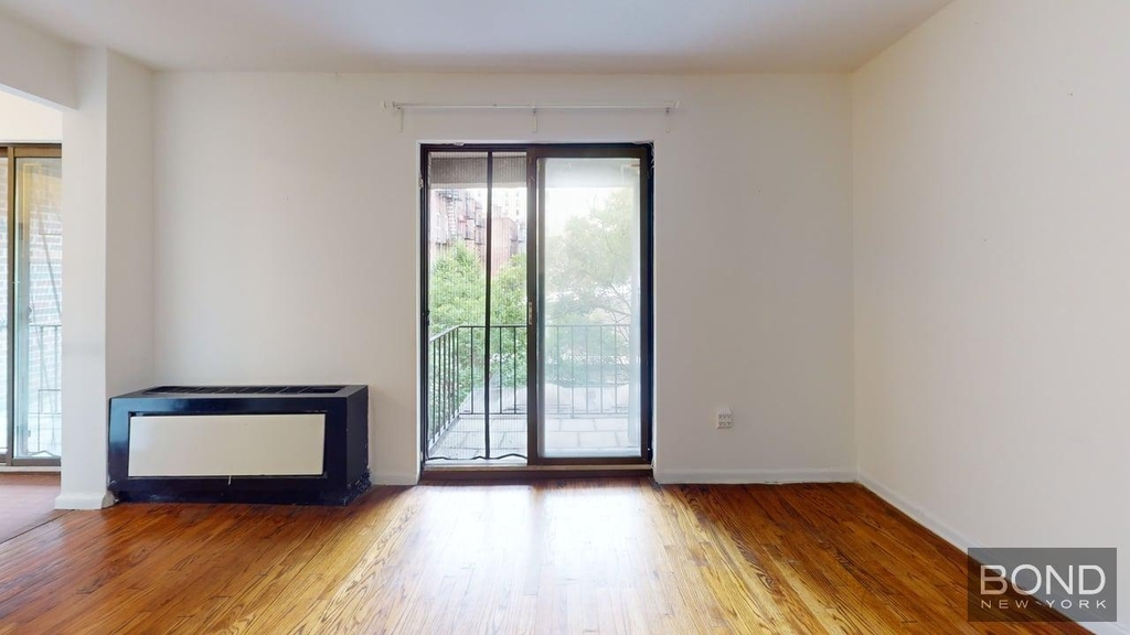 Second Avenue - Photo 12