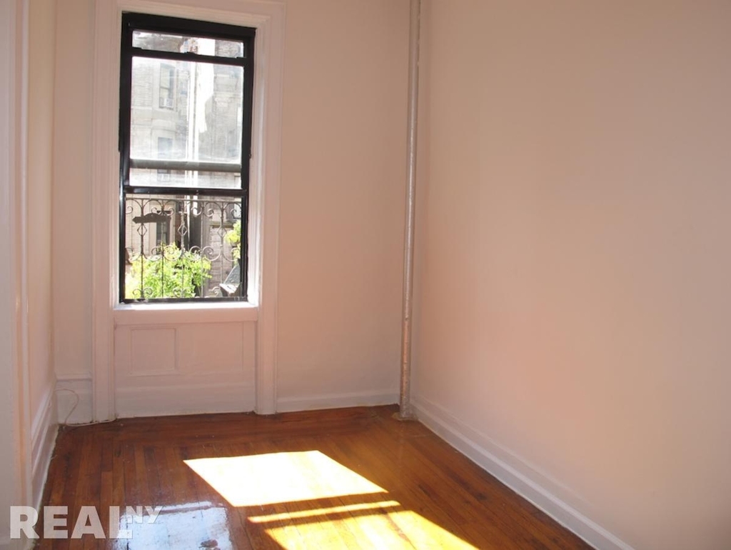 Broadway - Photo 4