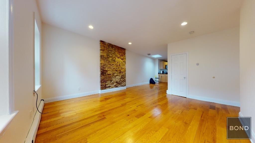 West Broadway - Photo 13