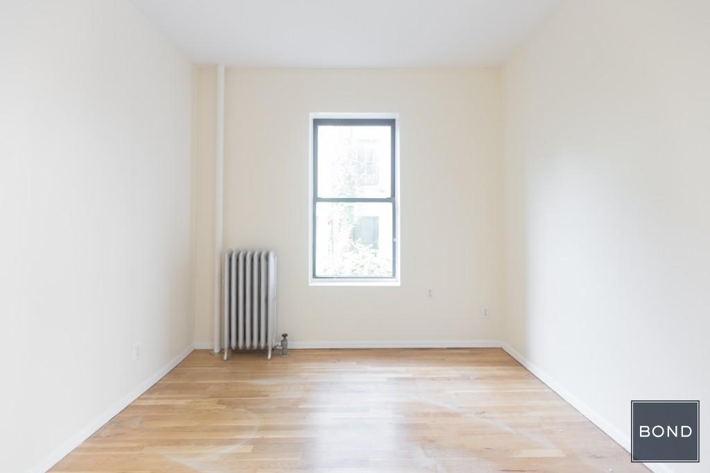 West 11th Street - Photo 7