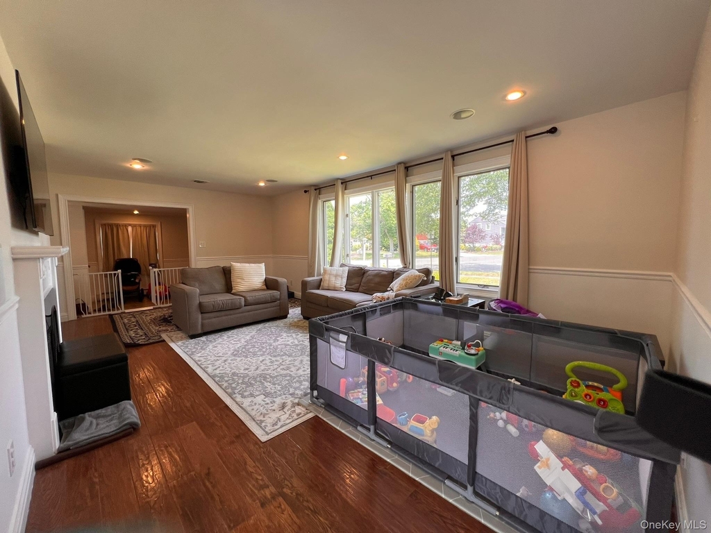 2 Nassau Road - Photo 0