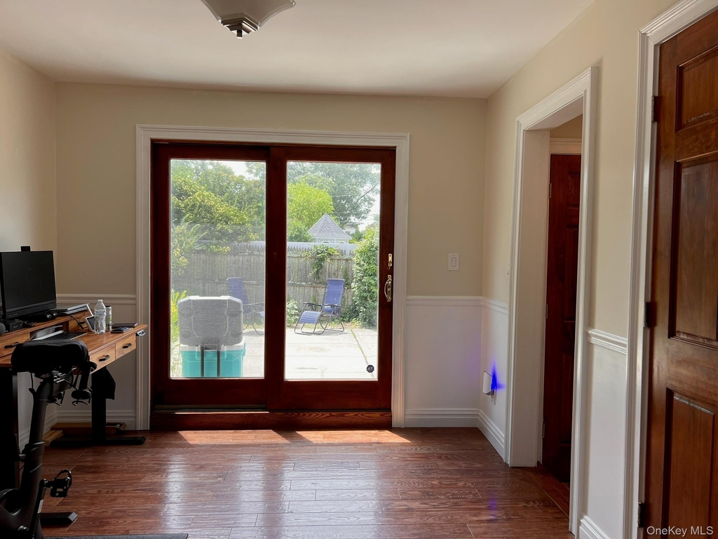 2 Nassau Road - Photo 4