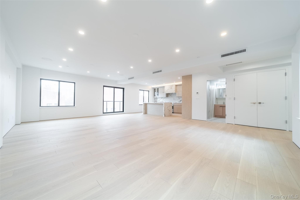132-55 41 Road - Photo 4