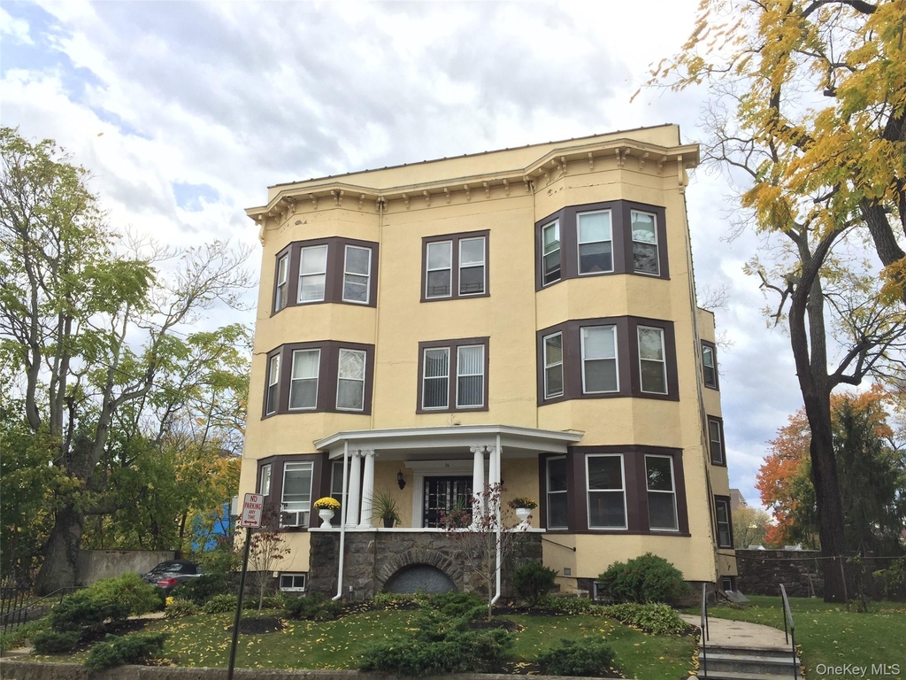 26 Coligni Avenue - Photo 0