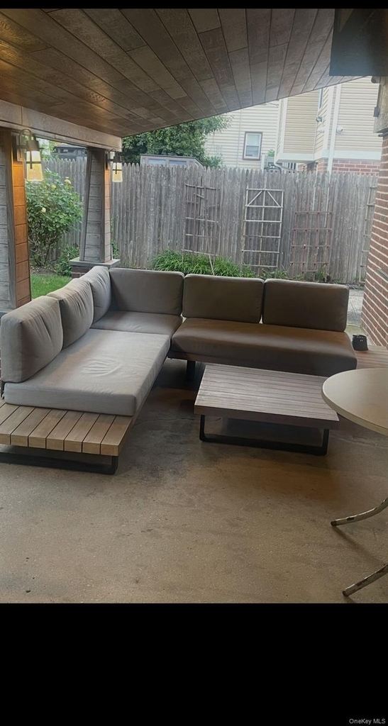 101 Lincoln Boulevard - Photo 6