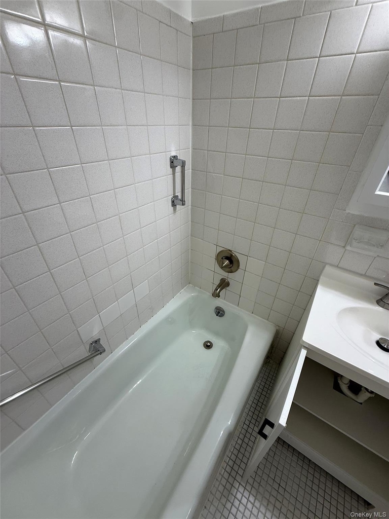 2035 Central Park Avenue - Photo 2