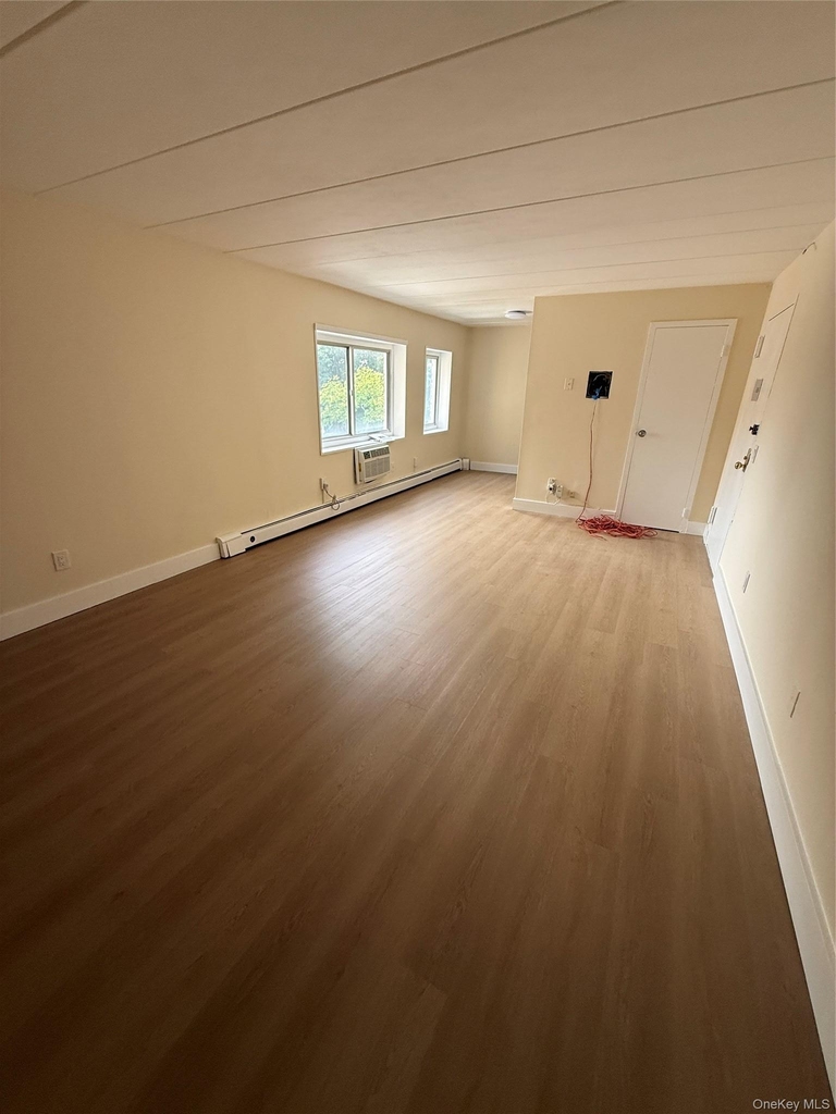 2035 Central Park Avenue - Photo 4