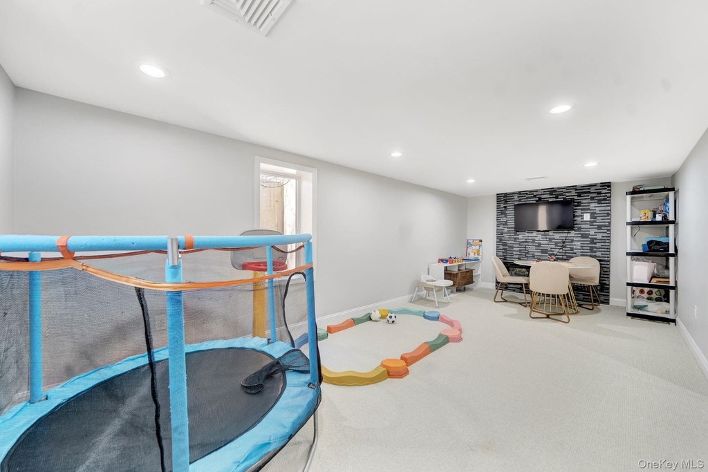 2245 Plum Tree Road N - Photo 36