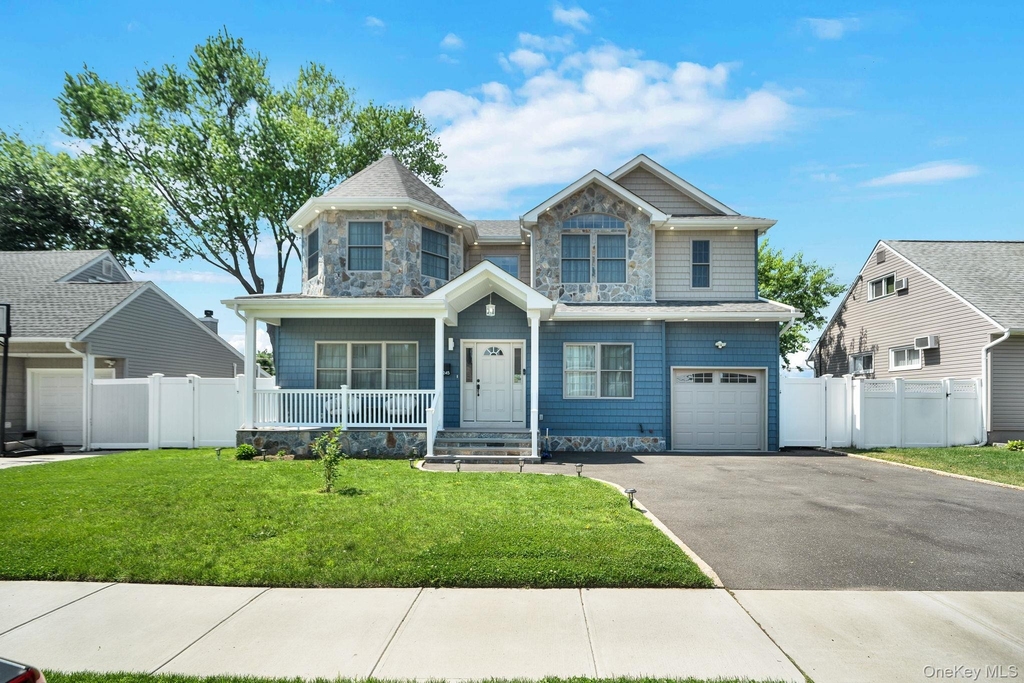 2245 Plum Tree Road N - Photo 1