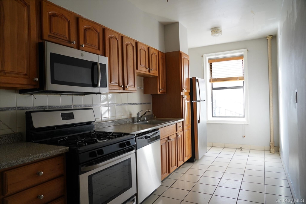 50-05 43 Ave - Photo 4
