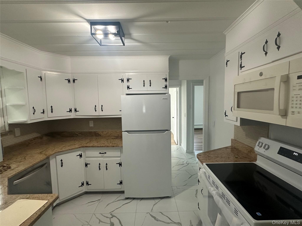 168 Lenox Avenue - Photo 8