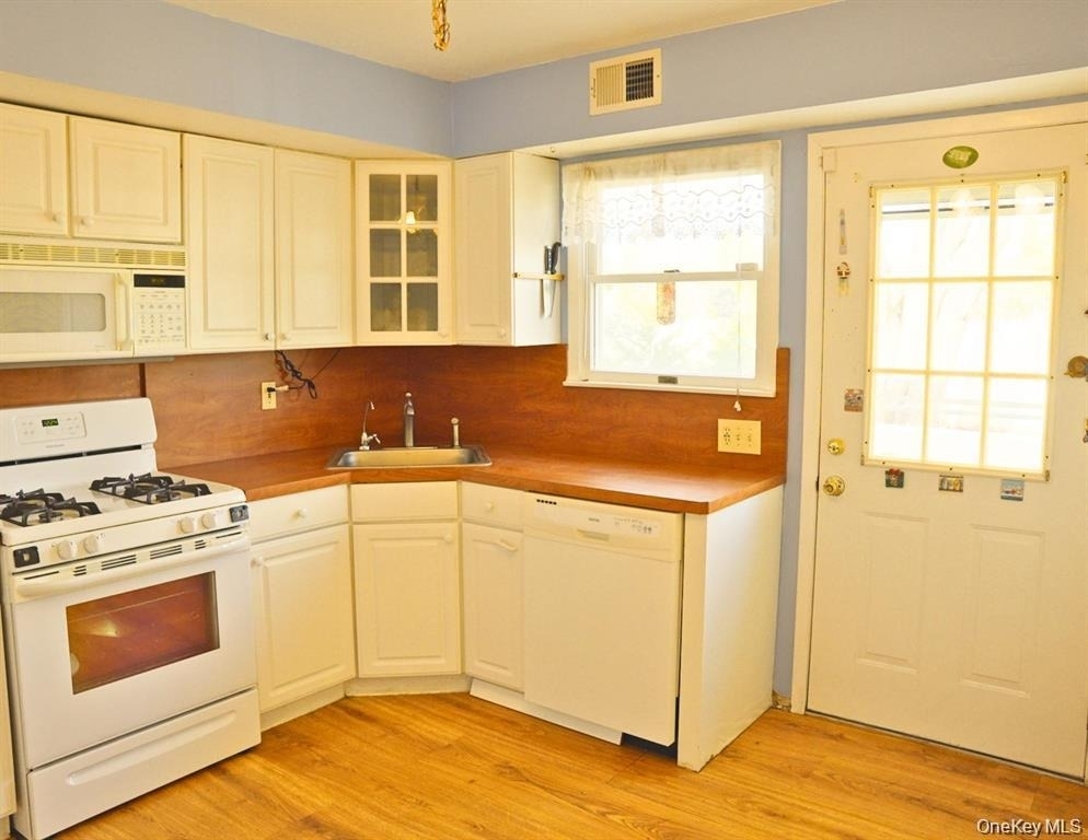 106 Harrison Avenue - Photo 11