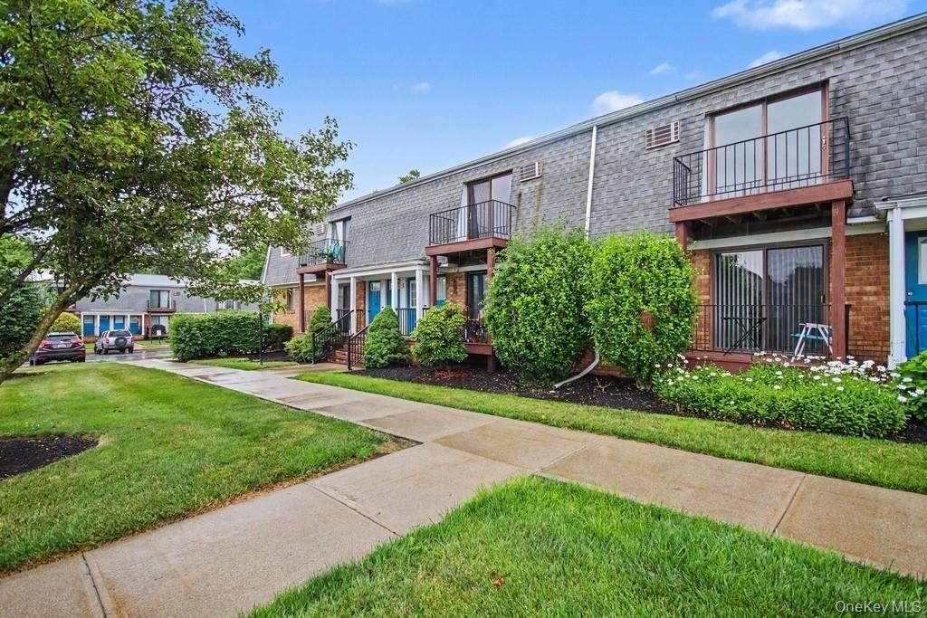 2 Fortune Road W - Photo 3