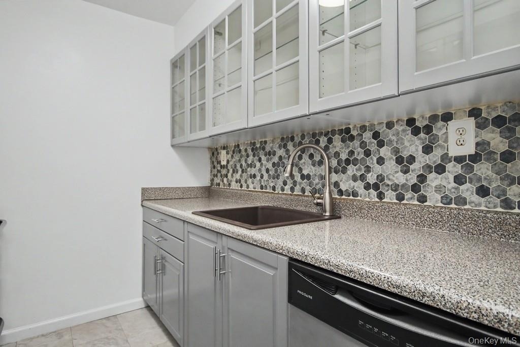 2 Fortune Road W - Photo 11