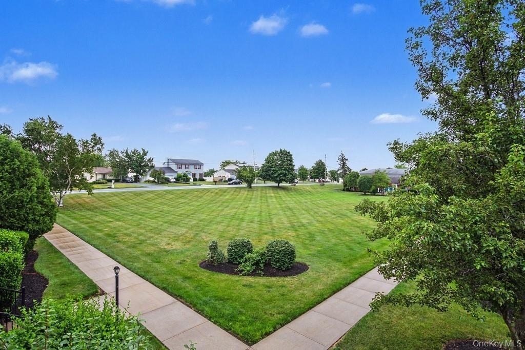 2 Fortune Road W - Photo 4
