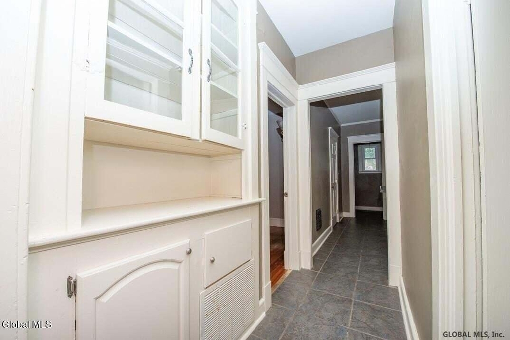 1144 Glenwood Boulevard - Photo 3