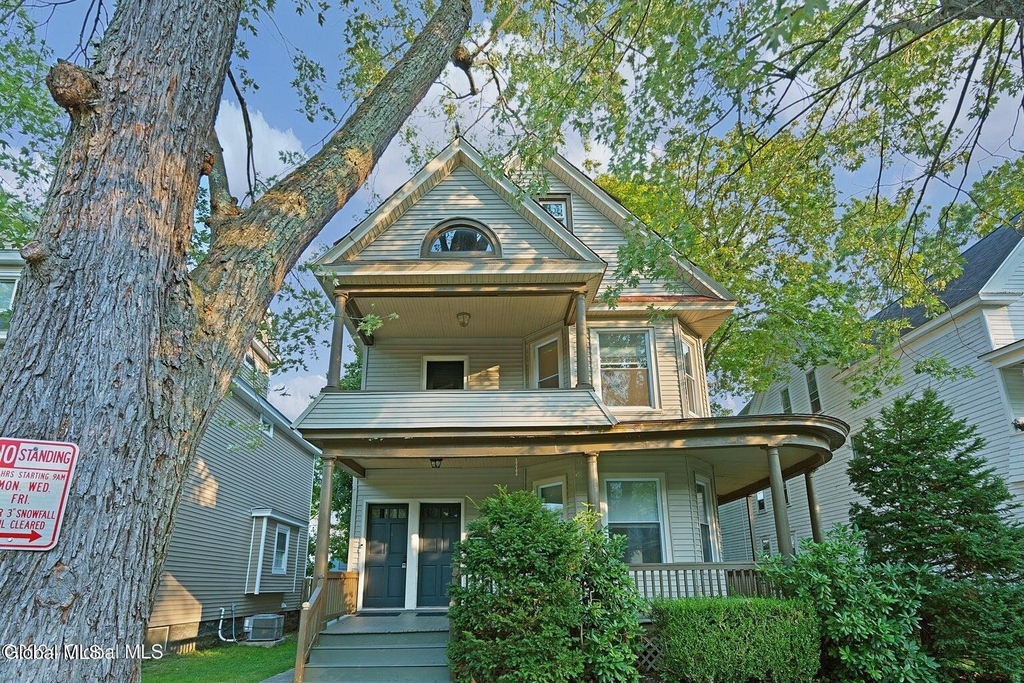 1144 Glenwood Boulevard - Photo 1