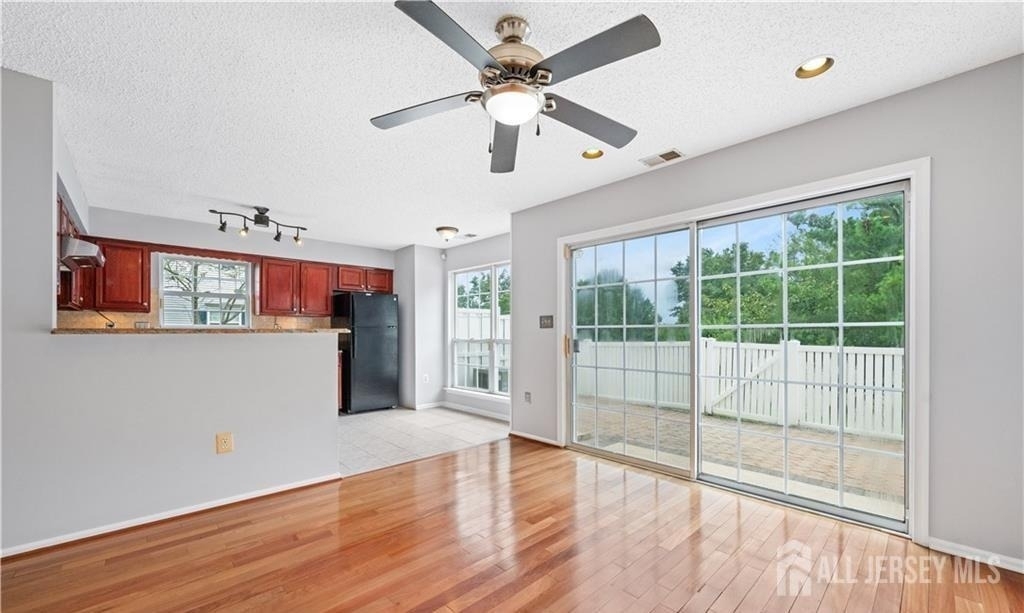 32 Cabot Way - Photo 6