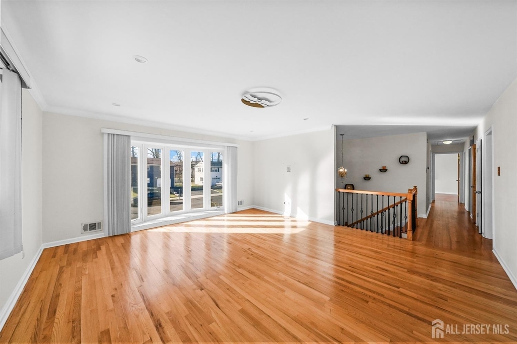 895 Patton Street - Photo 2
