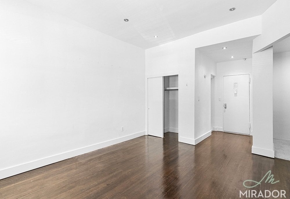 425 E 74th Street - Photo 2