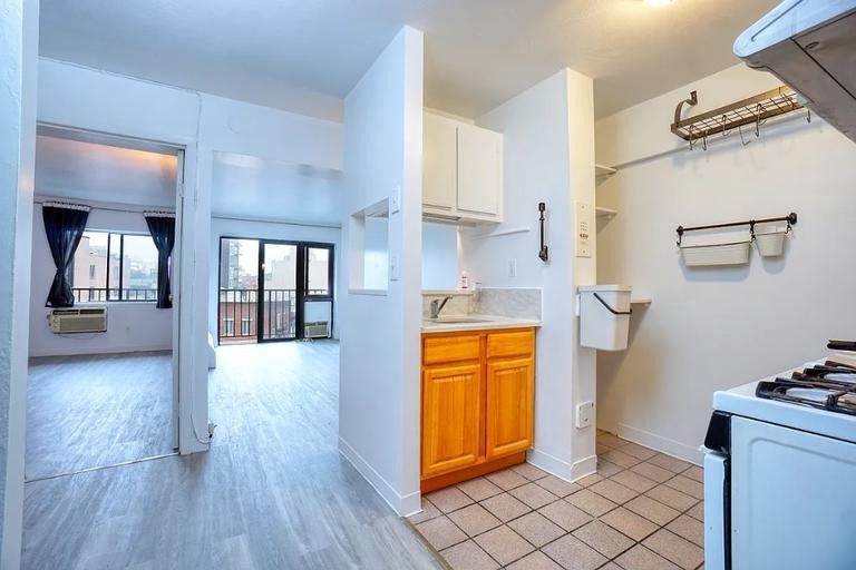 135 Division Street - Photo 2