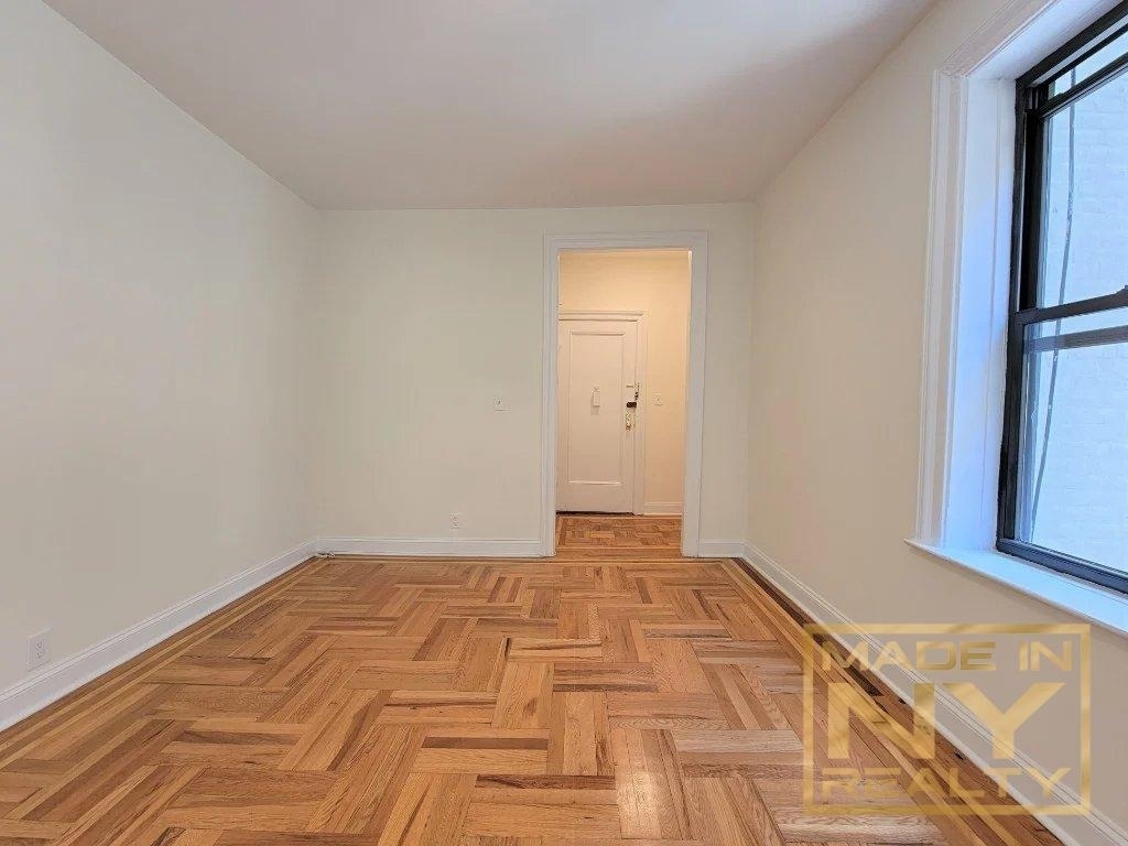 30-64 34th Street - Photo 4