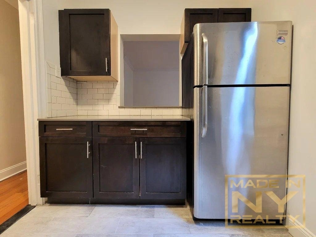 25-74 33rd Street - Photo 2