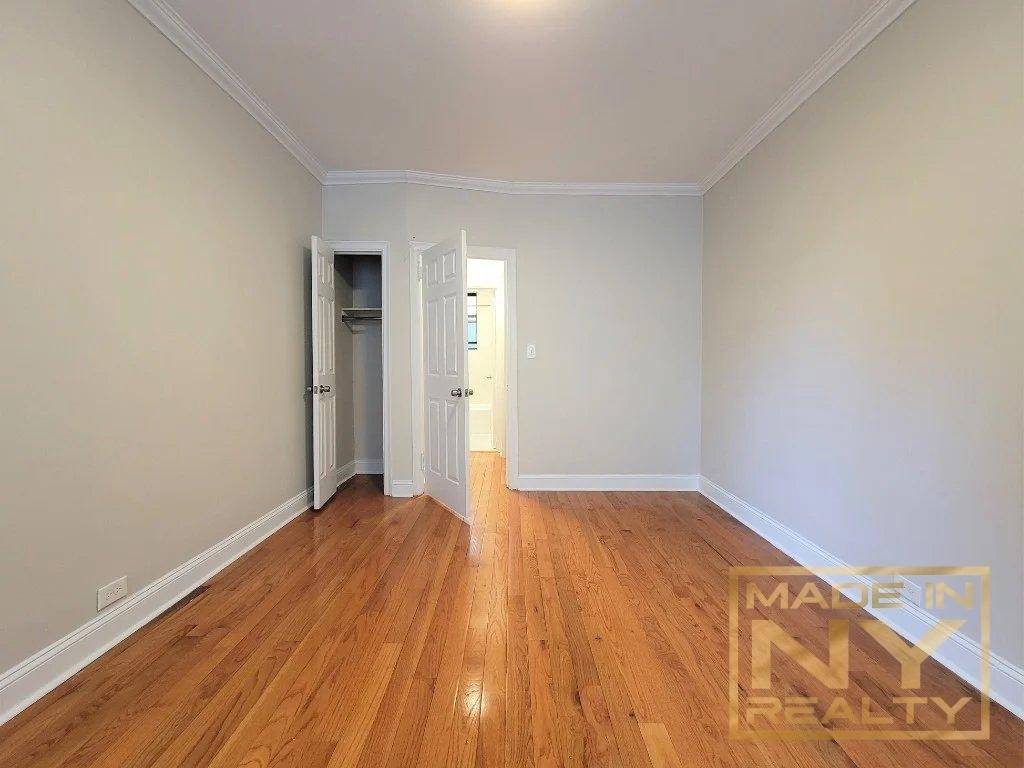 25-74 33rd Street - Photo 9
