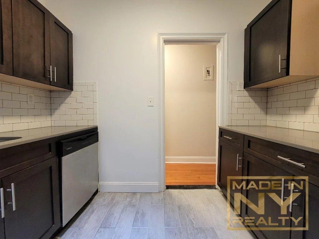 25-74 33rd Street - Photo 3