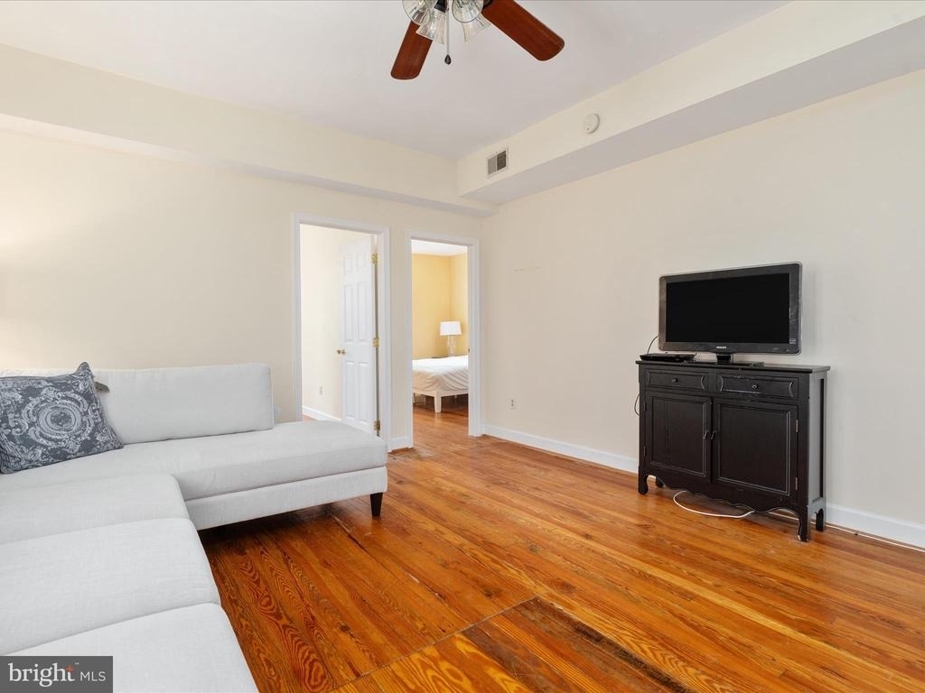 401 E Main Street - Photo 12