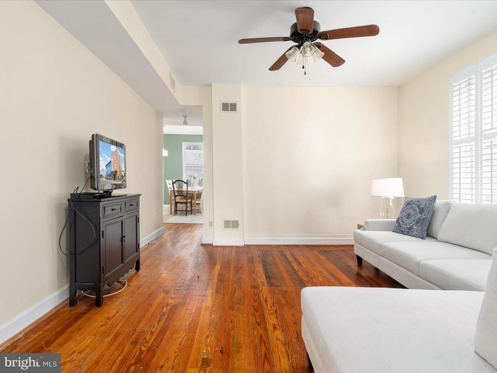 401 E Main Street - Photo 10