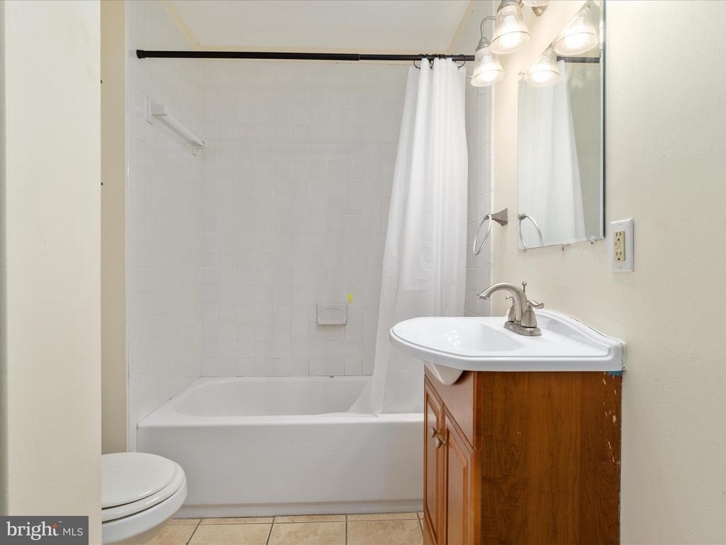 401 E Main Street - Photo 18