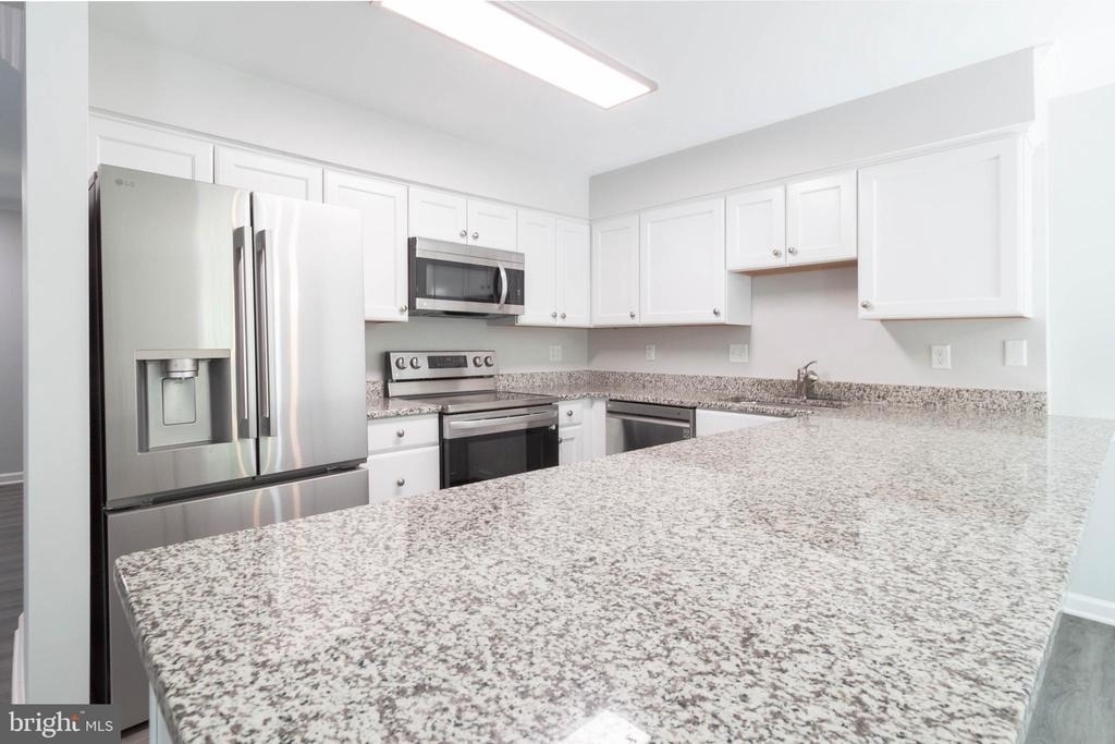 309 Bentley Court - Photo 3