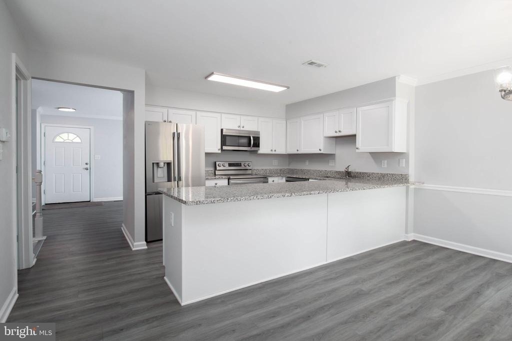 309 Bentley Court - Photo 2