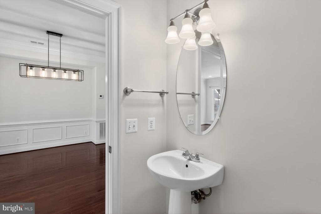 25450 Hopton House Terrace - Photo 19