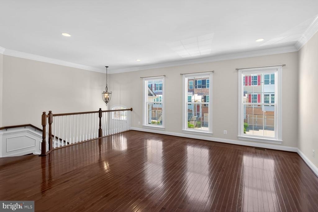 25450 Hopton House Terrace - Photo 4