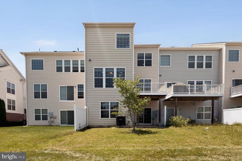 25450 Hopton House Terrace - Photo 1