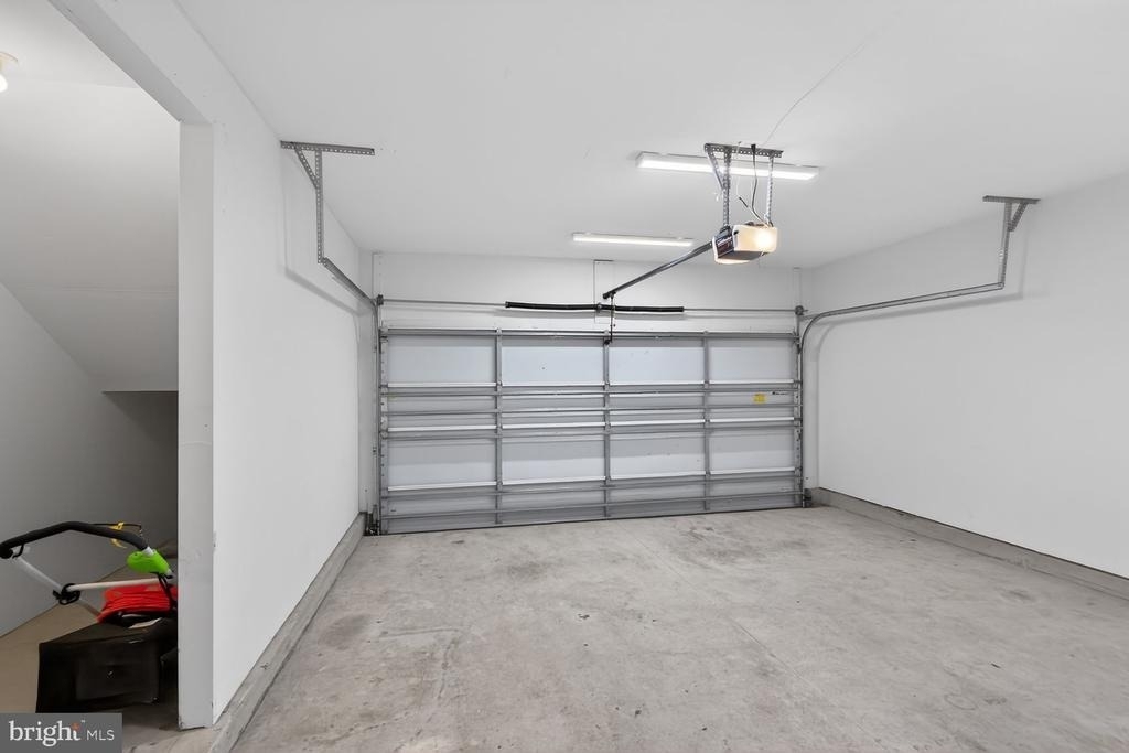 25450 Hopton House Terrace - Photo 24